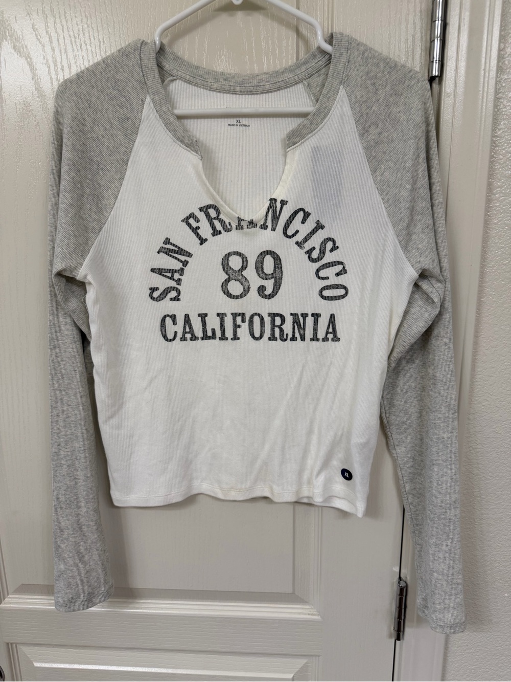 Hollister - White and Gray San Francisco Long-Sleeve Top - XL